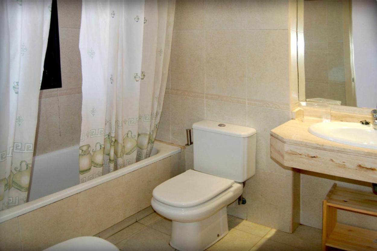 Apartamentos Cinco Rosas Мадрид Екстер'єр фото