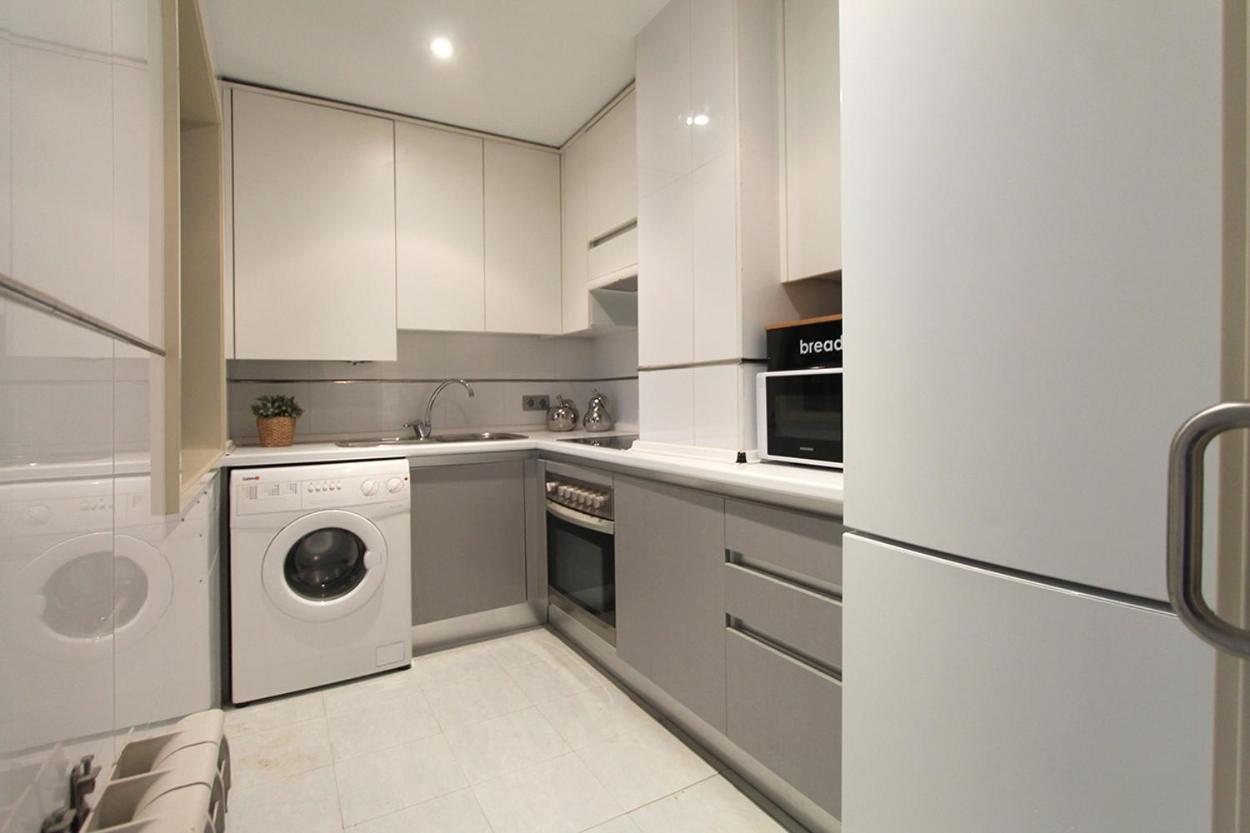 Apartamentos Cinco Rosas Мадрид Екстер'єр фото