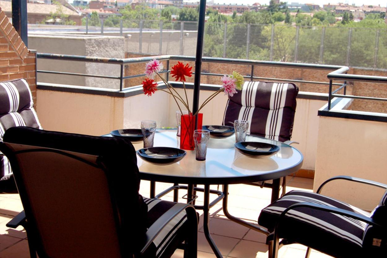 Apartamentos Cinco Rosas Мадрид Екстер'єр фото