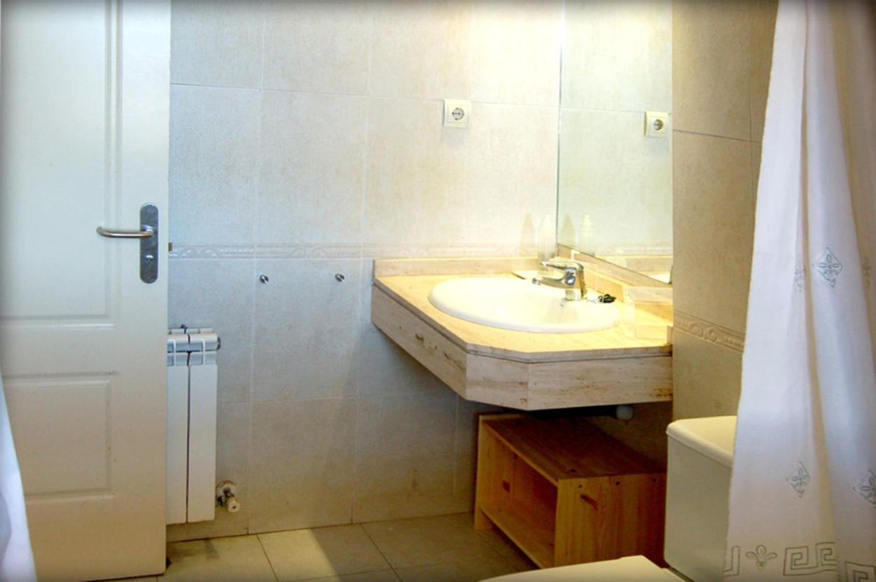 Apartamentos Cinco Rosas Мадрид Екстер'єр фото
