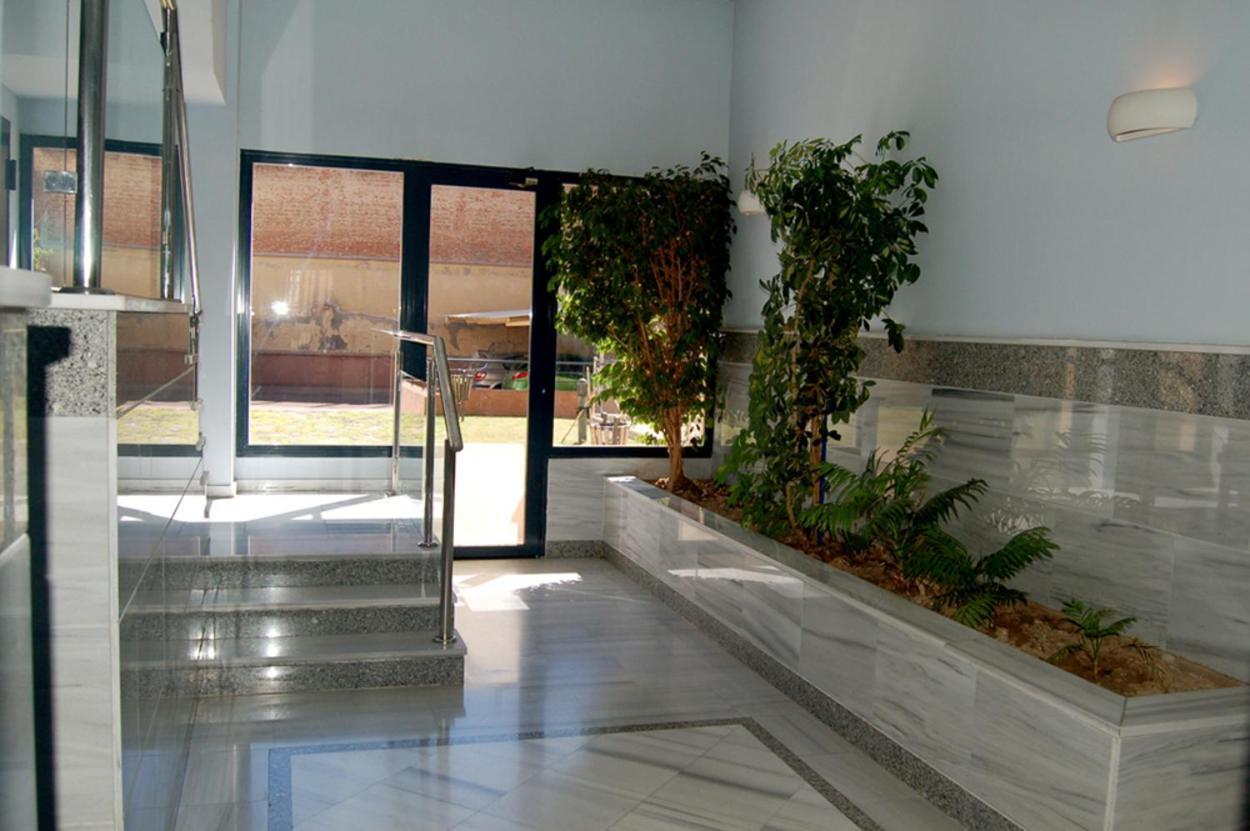 Apartamentos Cinco Rosas Мадрид Екстер'єр фото