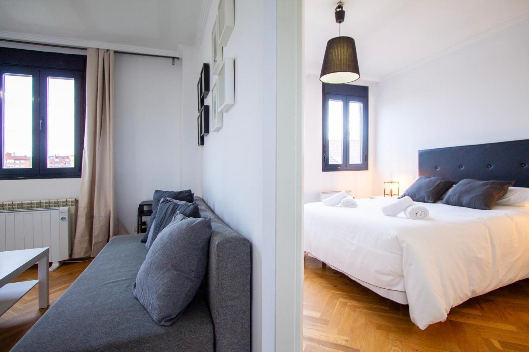 Apartamentos Cinco Rosas Мадрид Екстер'єр фото