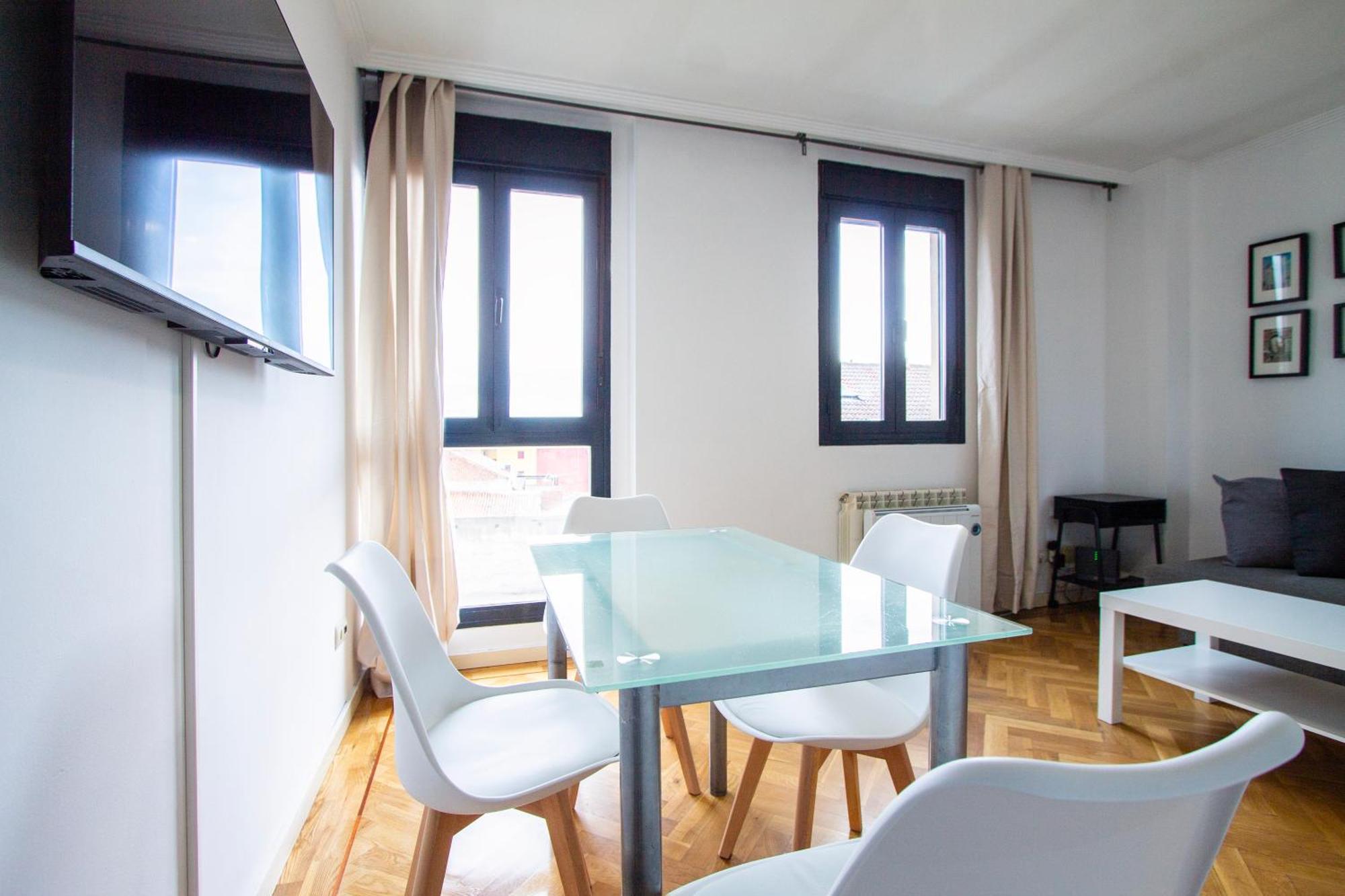 Apartamentos Cinco Rosas Мадрид Екстер'єр фото