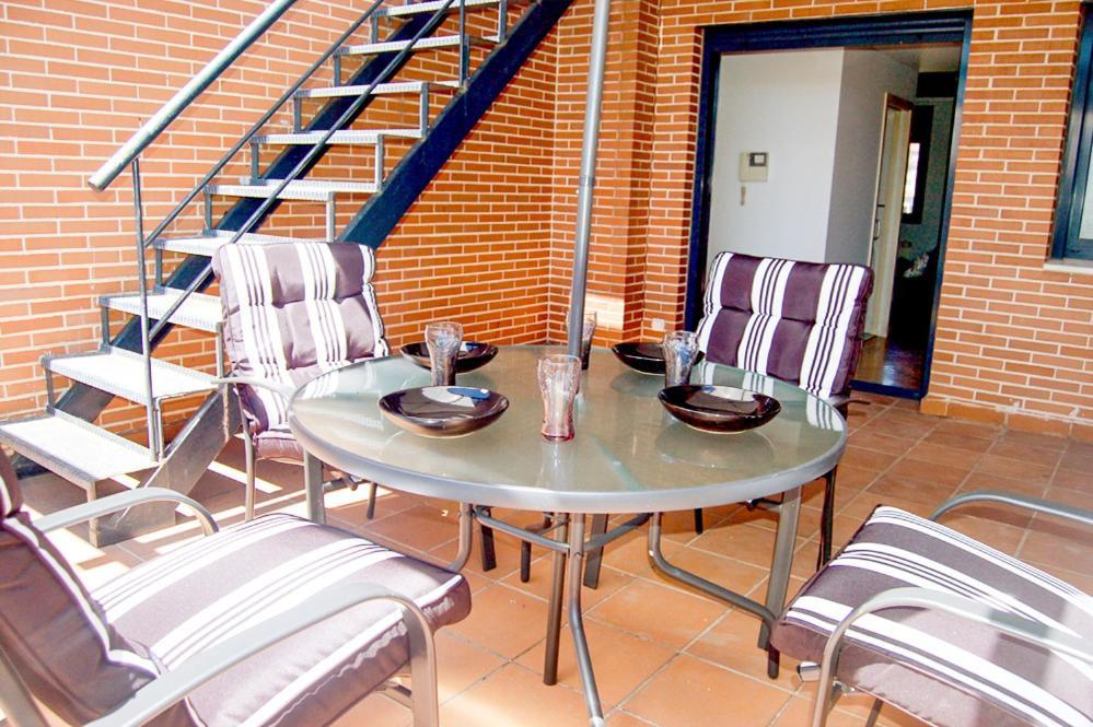 Apartamentos Cinco Rosas Мадрид Екстер'єр фото