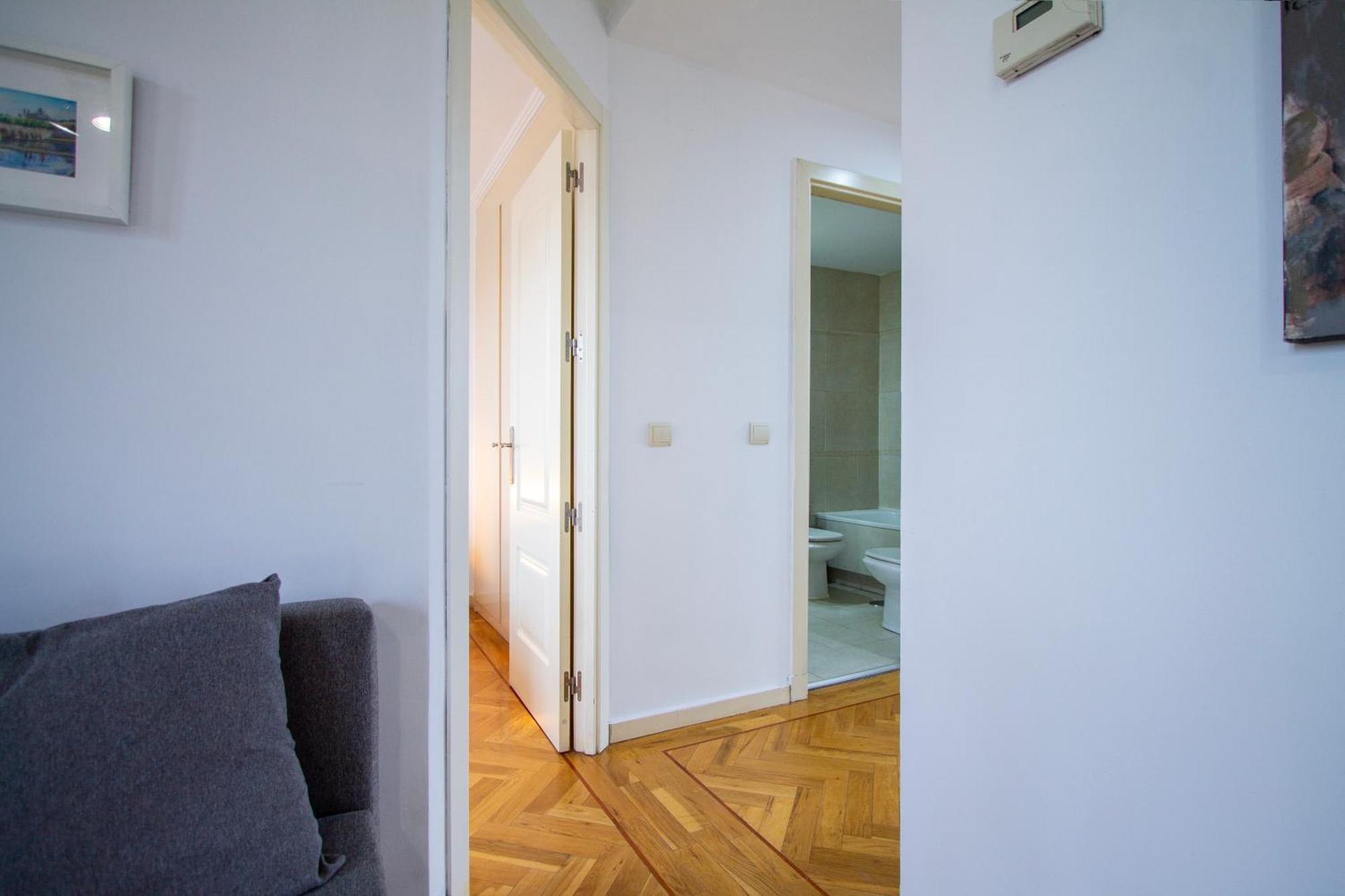 Apartamentos Cinco Rosas Мадрид Екстер'єр фото