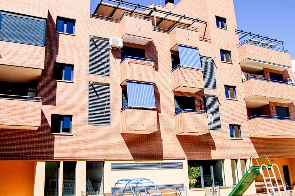 Apartamentos Cinco Rosas Мадрид Екстер'єр фото