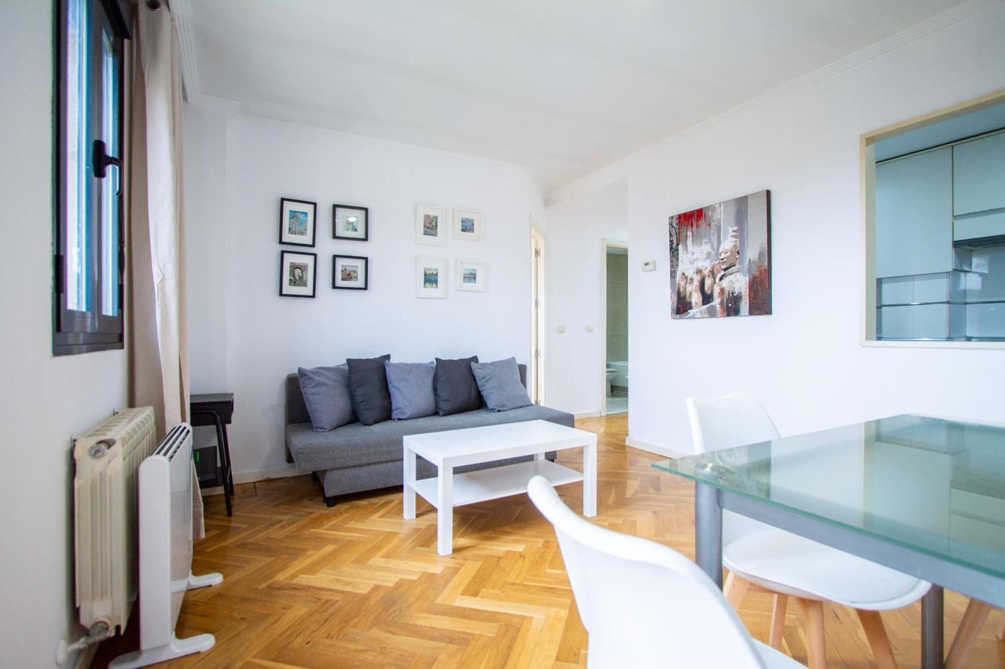 Apartamentos Cinco Rosas Мадрид Екстер'єр фото